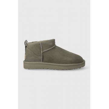 UGG cizme de zăpadă din piele întoarsă Classic Ultra Mini culoarea verde, 1116109